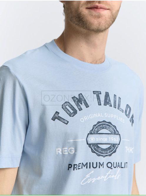 1037735-21068 Tom Tailor férfi rövid ujjú póló logó nyomtatással (világoskék)