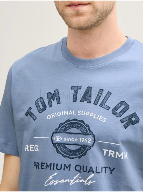 1037735-37533 Tom Tailor férfi rövid ujjú póló logó nyomtatással (galamb kék)