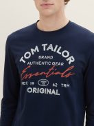 1037744-10668 Tom Tailor hosszú ujjú póló szöveges nyomattal pilótakék színben