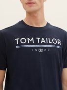 1040988-10668 Tom Tailor férfi rövid ujjú póló logó nyomtatással pilótakék színben