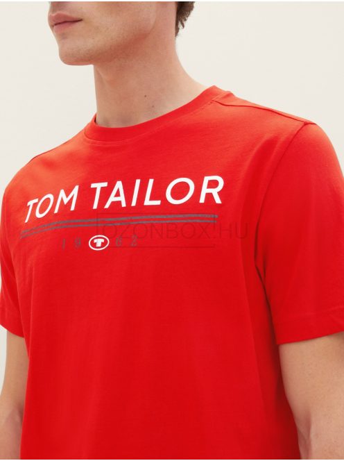 1040988-13189 Tom Tailor férfi rövid ujjú póló logó nyomtatással piros színben