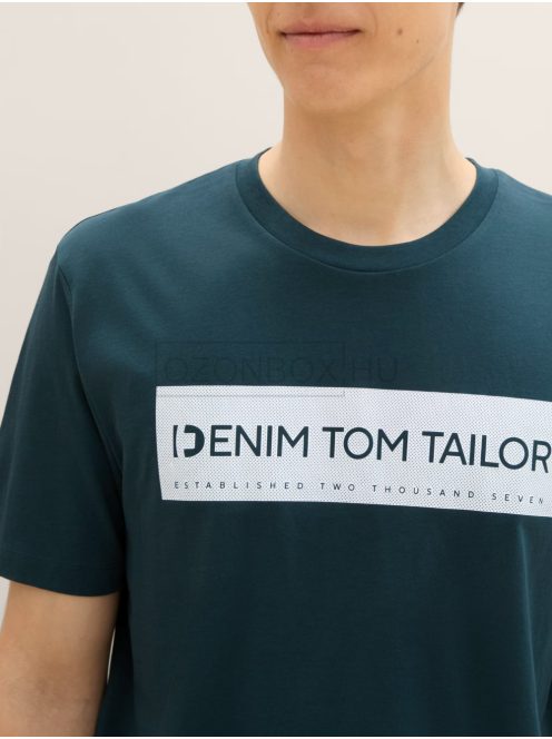 1043491-10362 Tom Tailor póló logó nyomattal (sötét oromzöld)