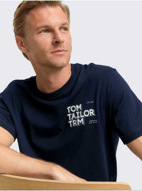 1047795-10668 Tom Tailor póló logó nyomattal (pilótakék)
