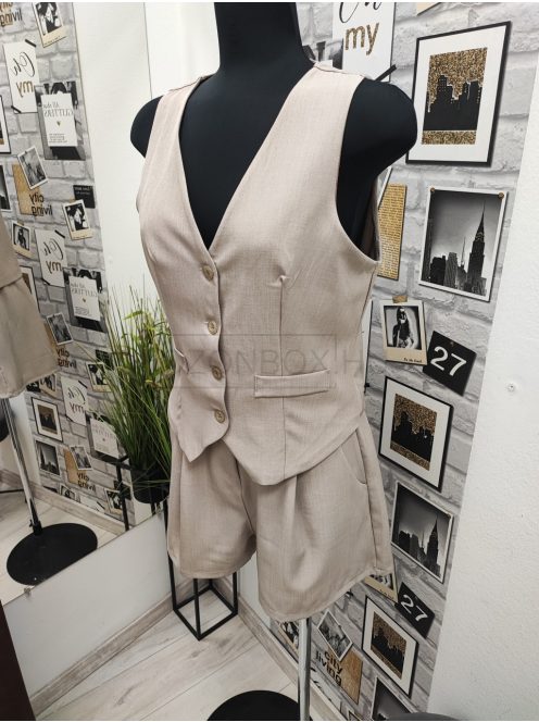 12485/12099 OLIVIA – Női mellényes, shortos szett  (világos bézs)