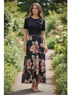 18677 Elaria Light ruha – Virágos elegancia (fekete)