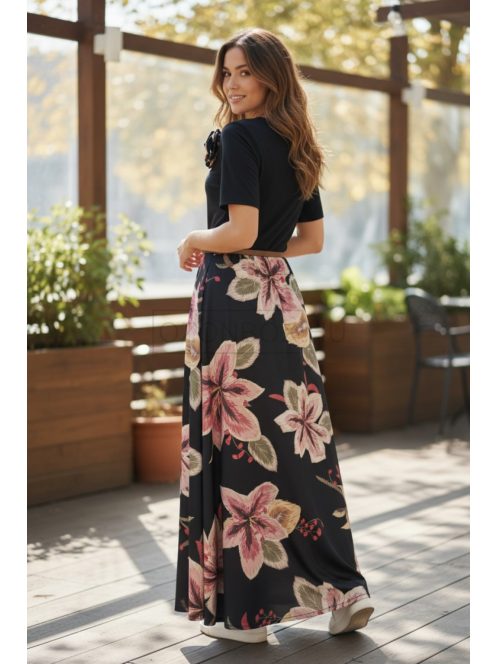 18677 Elaria Light ruha – Virágos elegancia (fekete)