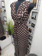 232  Isabella – elegáns maxi ruha (barna-bézs pöttyös)
