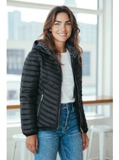 2385 Arianna – Fekete steppelt kapucnis kabát