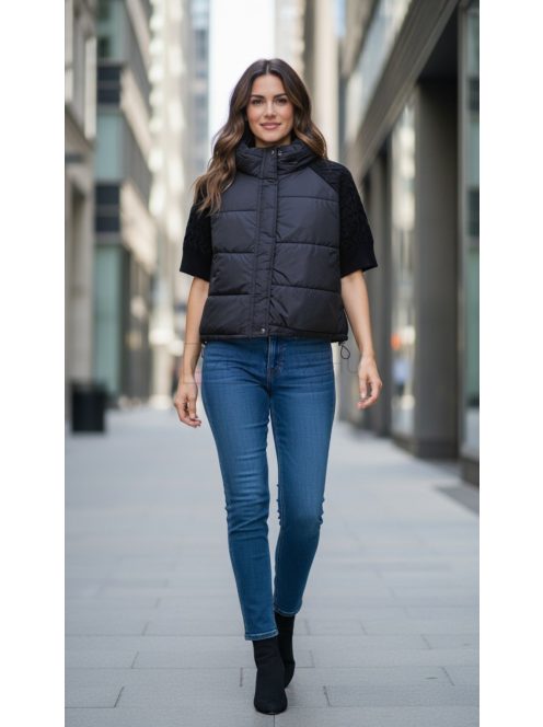 3525 SERAPHINA – fekete oversize steppelt, kötött ujjú női kabátka