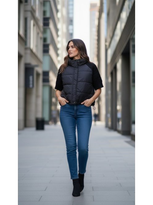 3525 SERAPHINA – fekete oversize steppelt, kötött ujjú női kabátka