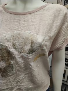 38519 Halvány rózsaszín virágmintás felső