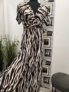 4634 Isabella – elegáns maxi ruha (kakaó zebra) 2.