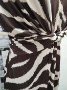 4634 Isabella – elegáns maxi ruha (kakaó zebra)
