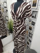 4634 Isabella – elegáns maxi ruha (kakaó zebra)