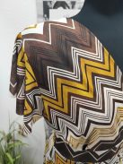 5471 Azura mintás ruha (Krém-barna-mustár)