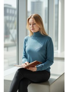   5851-37 ELARA – fémszálas finomkötött garbó (pávakék)