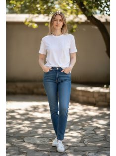 9-2335 Avelisse hímzett női felső (fehér)