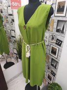91462 Serena – kiwi zöld nyári ruha tassel-övvel