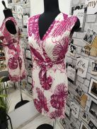 9272 ISABELLA pliszírozott átlapolt ruha pink mintával