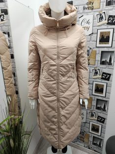   DK106-95 RÓMA női hosszú kabát világos mogyoró színben
