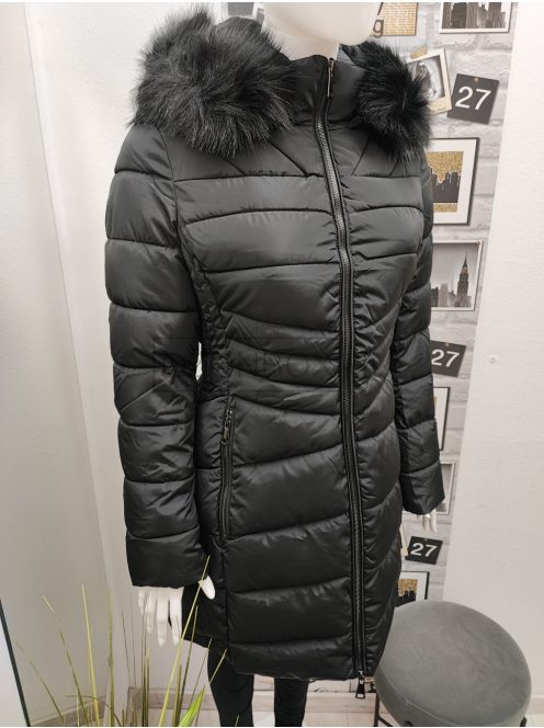 DK110L-1 női hosszú, karcsúsított kabát, EXTRA méret fekete színben