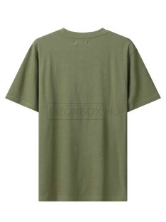   MPO-3542 GS póló NEWS & JEANS nyomattal katona zöld színben