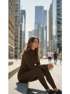   S90111 Bianca Sport – Sportos-elegáns szett cipzáras felsővel és leggingssel (csokibarna)